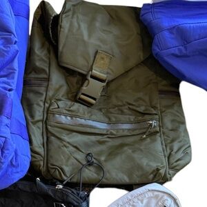 NWOT Athleta Venture Utility Backpack in Camo Olive Green Minimal Athletic New